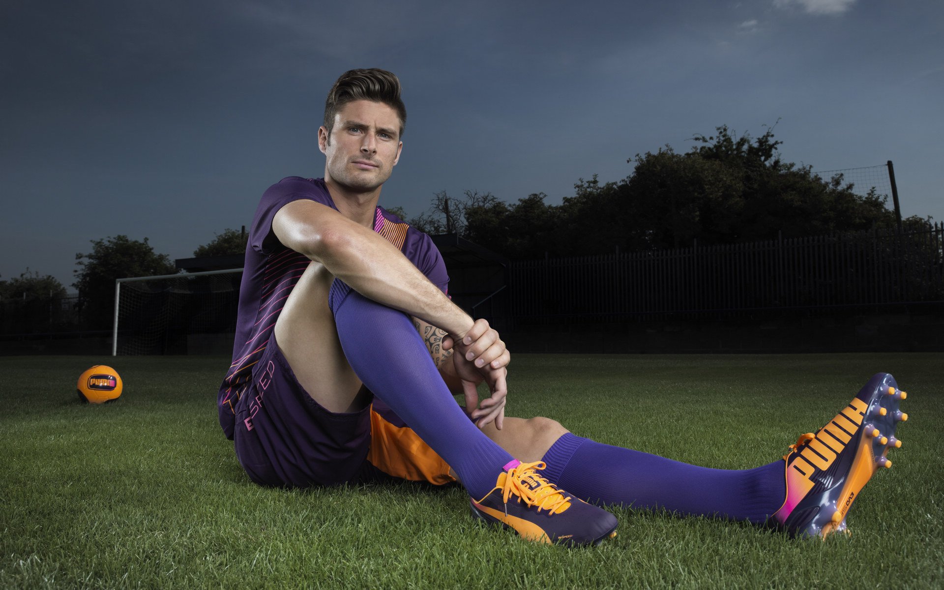 德国男子场地自行车选手在竞速赛中获得第六名，德国骑自行车