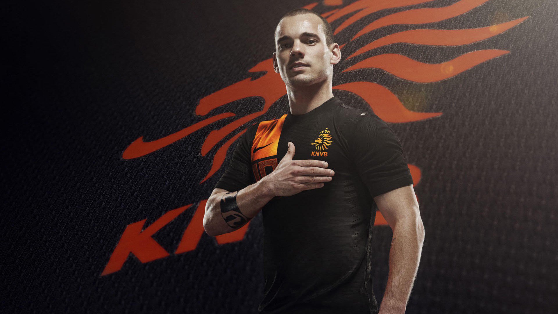 李轩豪在“湾区杯”围棋大棋士赛中战胜卫冕冠军杨楷文，围棋选手李轩豪